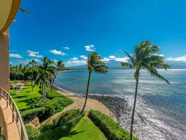 Maui Oceanfront Vacation Rental  Luxury Ma’alaea Bay Ocean View Condo with Lanai