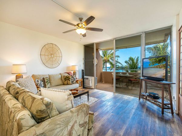 Maui Oceanfront Vacation Rental  Luxury Ma’alaea Bay Ocean View Condo with Lanai