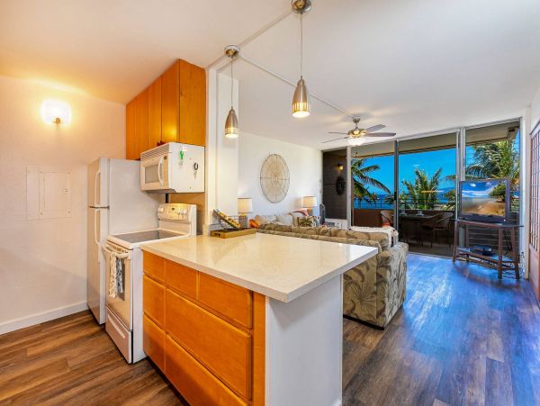 Maui Oceanfront Vacation Rental  Luxury Ma’alaea Bay Ocean View Condo with Lanai