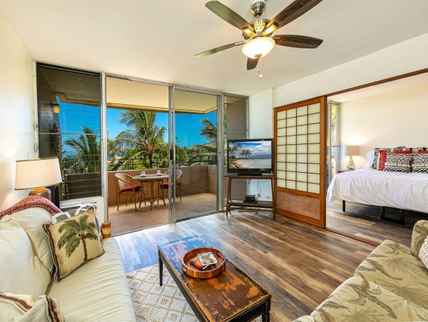 Maui Oceanfront Vacation Rental  Luxury Ma’alaea Bay Ocean View Condo with Lanai