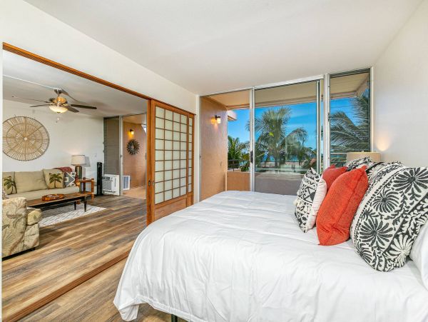 Maui Oceanfront Vacation Rental  Luxury Ma’alaea Bay Ocean View Condo with Lanai