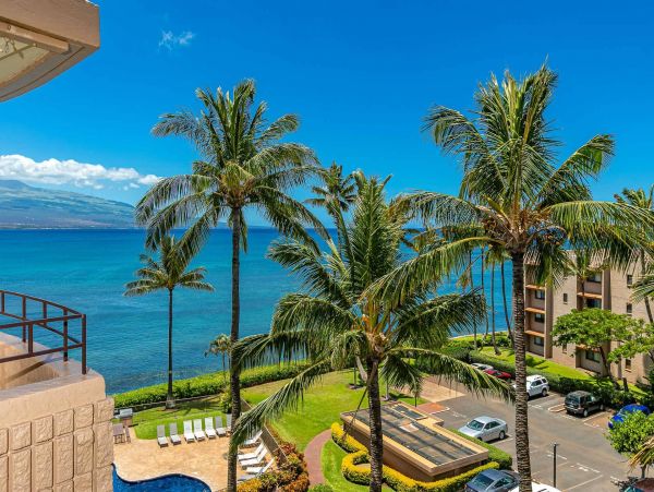 Maui Oceanfront Vacation Rental  Luxury Ma’alaea Bay Ocean View Condo with Lanai