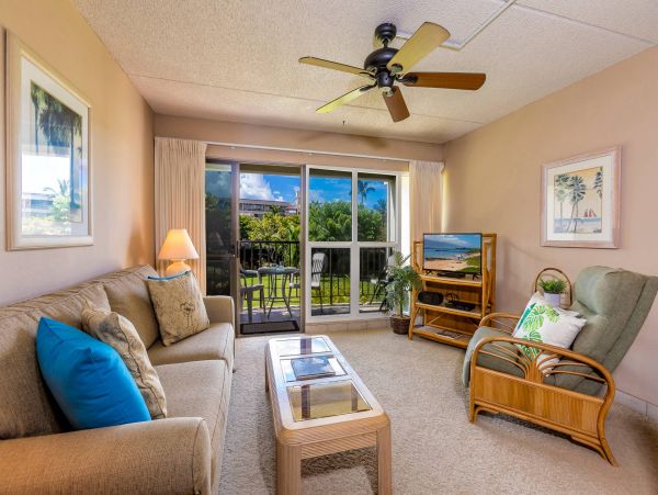 Cozy Vacation Condo in Kihei Sleeps 2 Guests