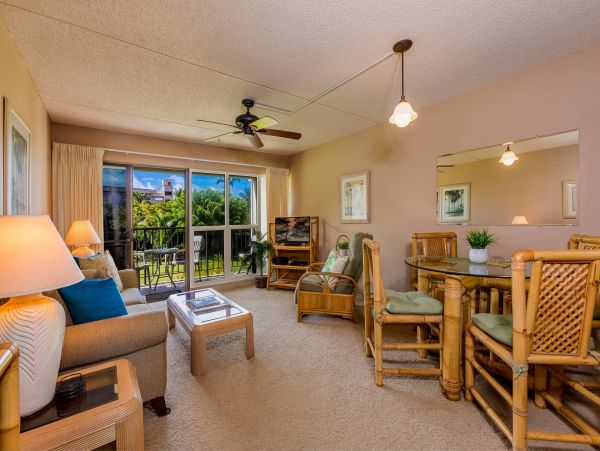 Cozy Vacation Condo in Kihei Sleeps 2 Guests
