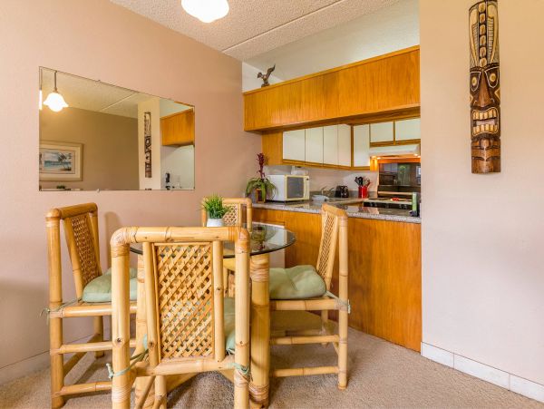 Cozy Vacation Condo in Kihei Sleeps 2 Guests