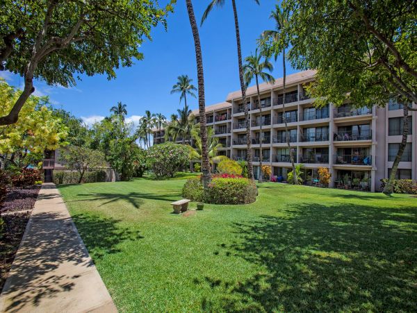 Cozy Vacation Condo in Kihei Sleeps 2 Guests