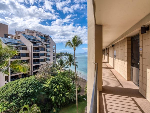 Oceanfront Lahaina Rental with Stunning Views & Beach Access