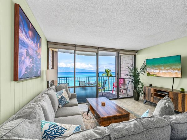 Oceanfront Lahaina Rental with Stunning Views & Beach Access