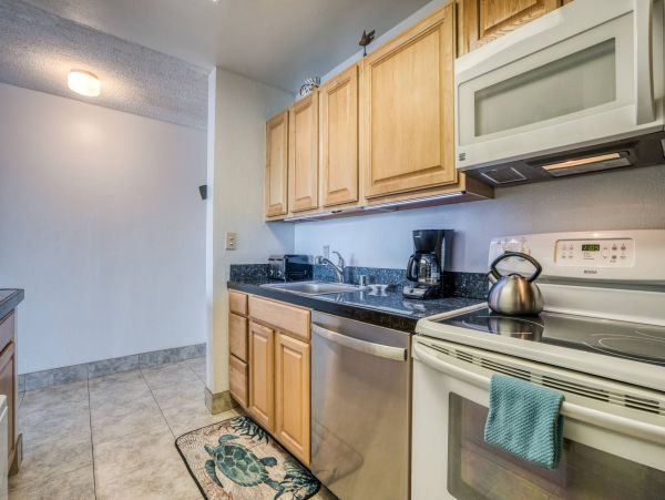 Oceanfront Lahaina Rental with Stunning Views & Beach Access