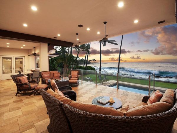 Oceanfront Paradise - A Luxurious Coastal Retreat