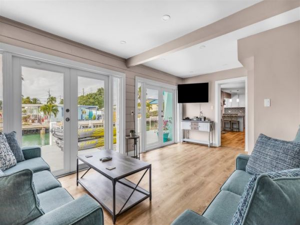 Marathon 4 Bedroom Home Canal Front with Private Pool & Dock