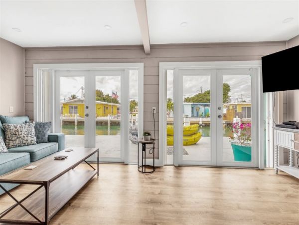 Marathon 4 Bedroom Home Canal Front with Private Pool & Dock