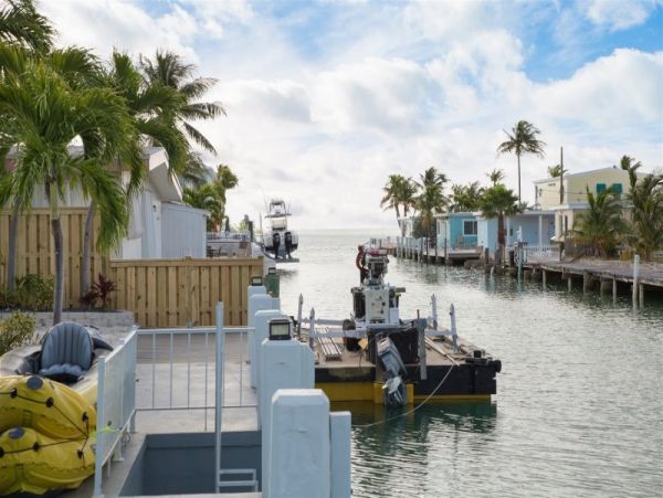 Marathon 4 Bedroom Home Canal Front with Private Pool & Dock