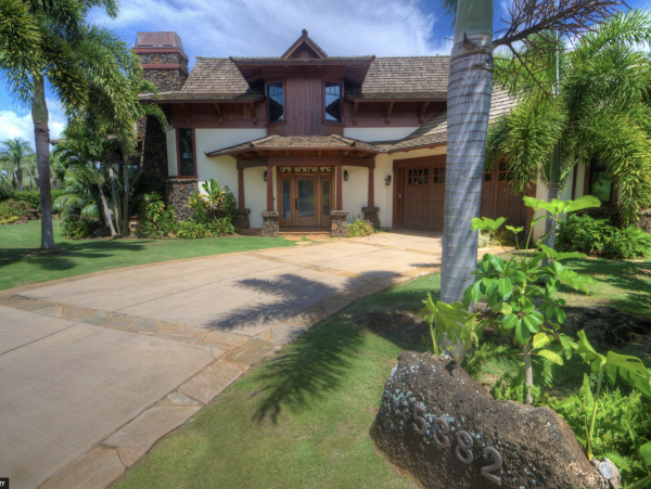Only Five Min Drive to Worlds Best Beaches Easy Parking Luxury Interior