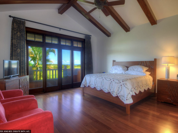 Only Five Min Drive to Worlds Best Beaches Easy Parking Luxury Interior