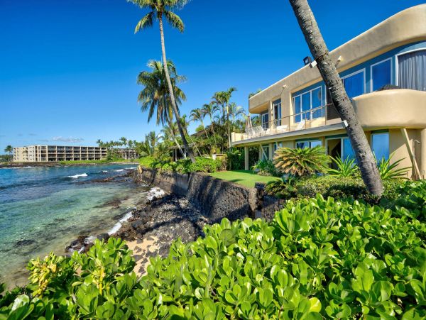 BeachFront 5 Bedroom Home with Private Pool