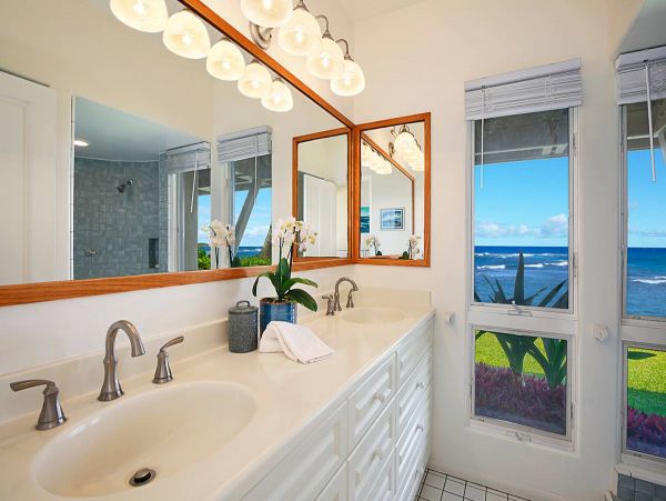 BeachFront 5 Bedroom Home with Private Pool