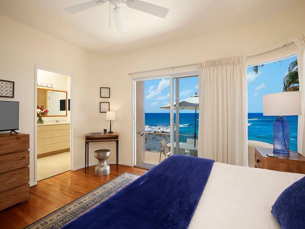 BeachFront 5 Bedroom Home with Private Pool