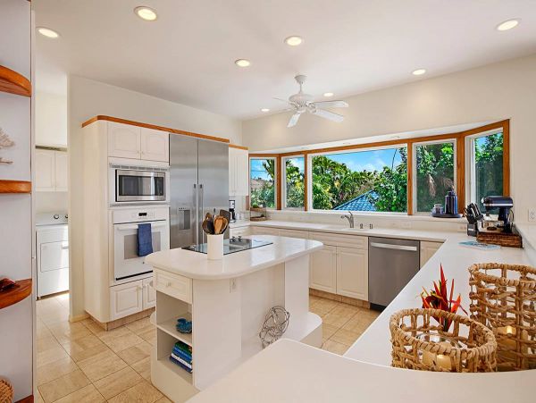 BeachFront 5 Bedroom Home with Private Pool