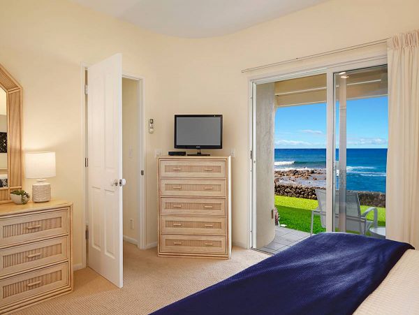 BeachFront 5 Bedroom Home with Private Pool