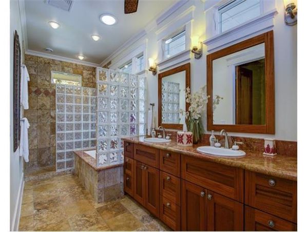 Lovely Villa with Full Ocean Views
