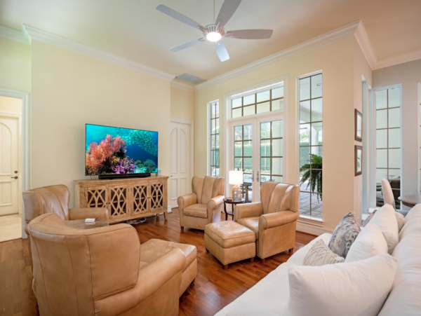 Luxury Six Bedroom Home in Olde Naples Walk to Beach
