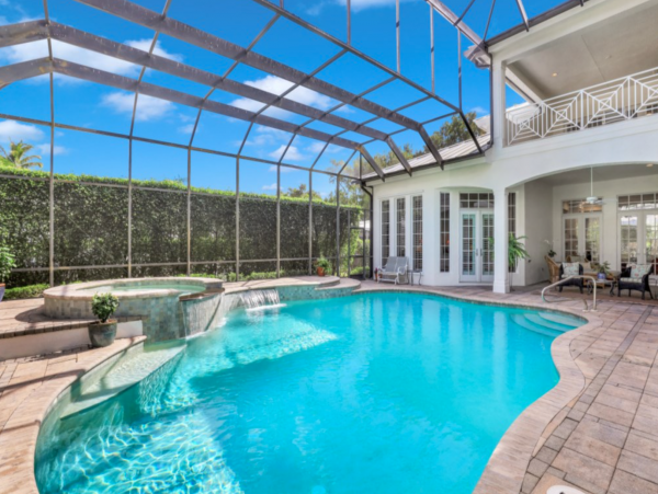 Luxury Six Bedroom Home in Olde Naples Walk to Beach