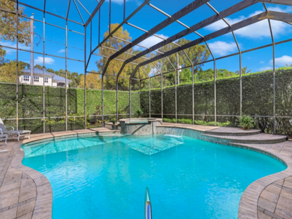 Luxury Six Bedroom Home in Olde Naples Walk to Beach