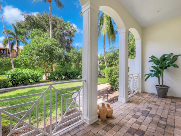 Luxury Six Bedroom Home in Olde Naples Walk to Beach