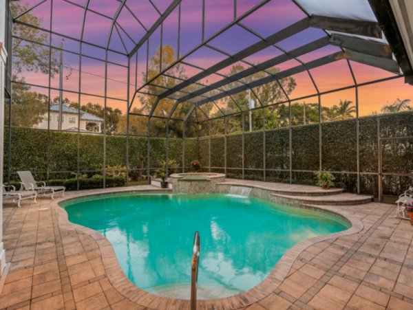 Luxury Six Bedroom Home in Olde Naples Walk to Beach