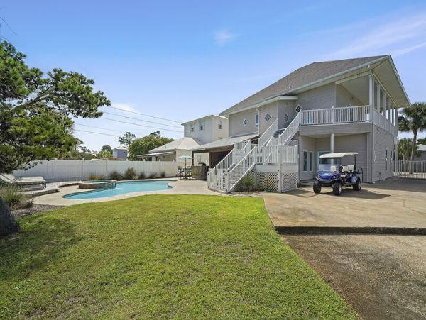 Six Bedroom Walk to Beach Vacation Home in Destin Florida