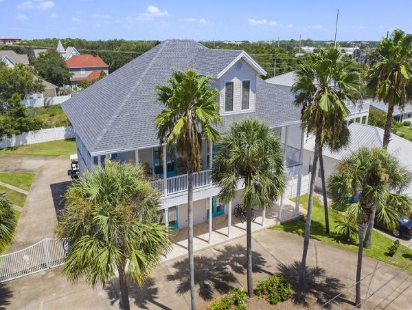 Six Bedroom Walk to Beach Vacation Home in Destin Florida