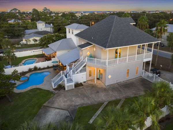 Six Bedroom Walk to Beach Vacation Home in Destin Florida
