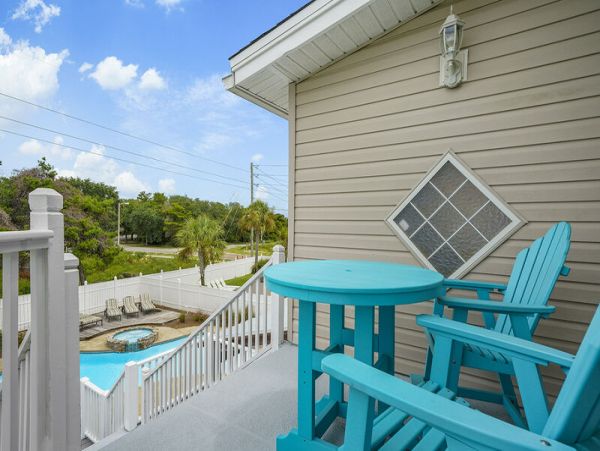 Six Bedroom Walk to Beach Vacation Home in Destin Florida