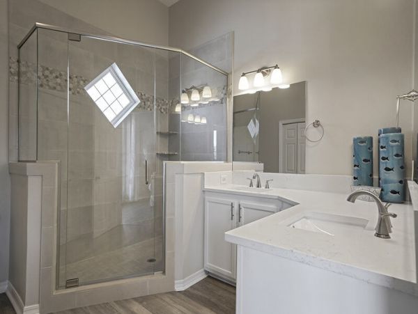 Six Bedroom Walk to Beach Vacation Home in Destin Florida