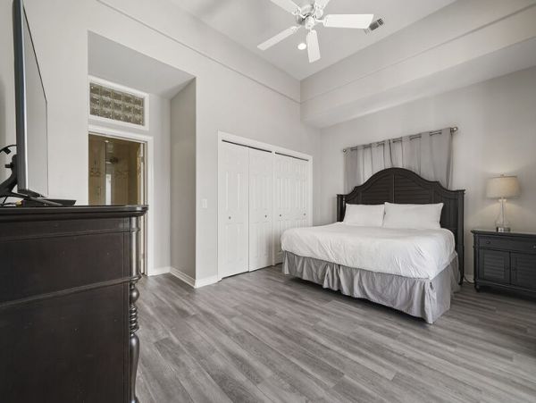 Six Bedroom Walk to Beach Vacation Home in Destin Florida