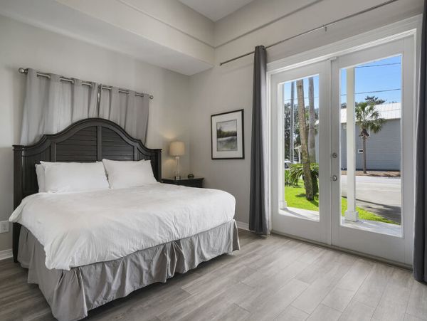 Six Bedroom Walk to Beach Vacation Home in Destin Florida