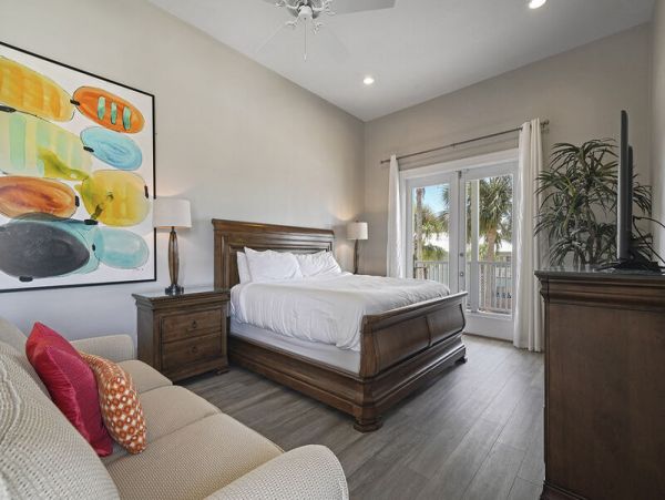 Six Bedroom Walk to Beach Vacation Home in Destin Florida