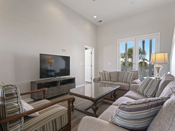 Six Bedroom Walk to Beach Vacation Home in Destin Florida