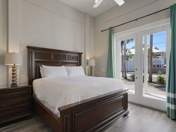 Six Bedroom Walk to Beach Vacation Home in Destin Florida