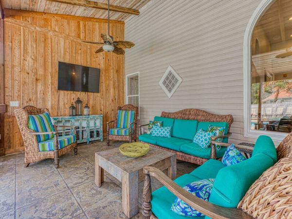 Six Bedroom Walk to Beach Vacation Home in Destin Florida