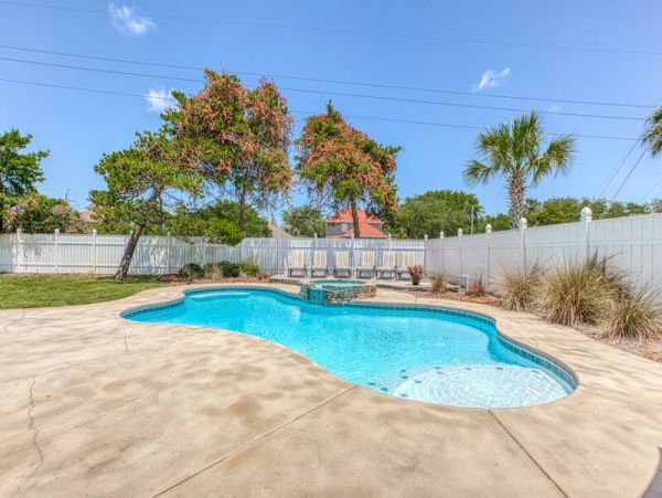 Six Bedroom Walk to Beach Vacation Home in Destin Florida