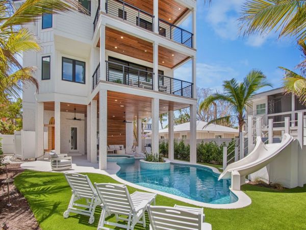Coastal Luxe Retreat - 8 Bedroom Oasis Steps from Siesta Key Beach