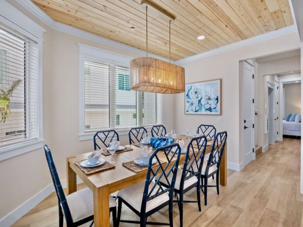 Coastal Luxe Retreat - 8 Bedroom Oasis Steps from Siesta Key Beach