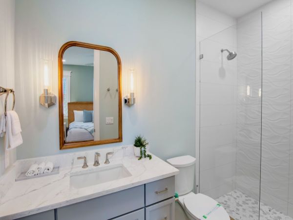 Coastal Luxe Retreat - 8 Bedroom Oasis Steps from Siesta Key Beach