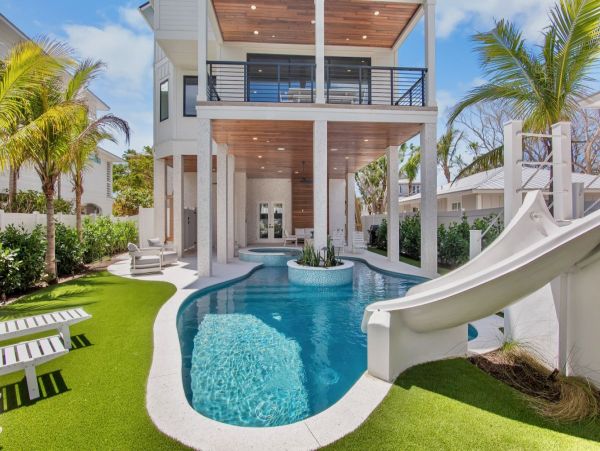 Coastal Luxe Retreat - 8 Bedroom Oasis Steps from Siesta Key Beach