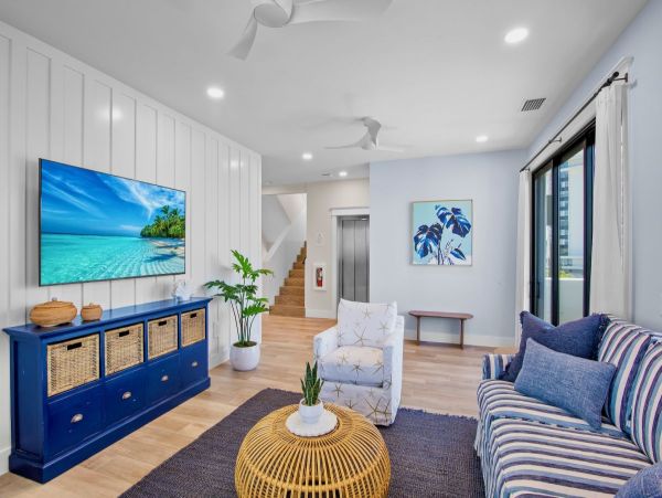 Coastal Luxe Retreat - 8 Bedroom Oasis Steps from Siesta Key Beach