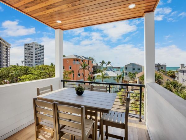 Coastal Luxe Retreat - 8 Bedroom Oasis Steps from Siesta Key Beach