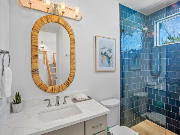 Coastal Luxe Retreat - 8 Bedroom Oasis Steps from Siesta Key Beach