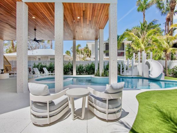 Coastal Luxe Retreat - 8 Bedroom Oasis Steps from Siesta Key Beach